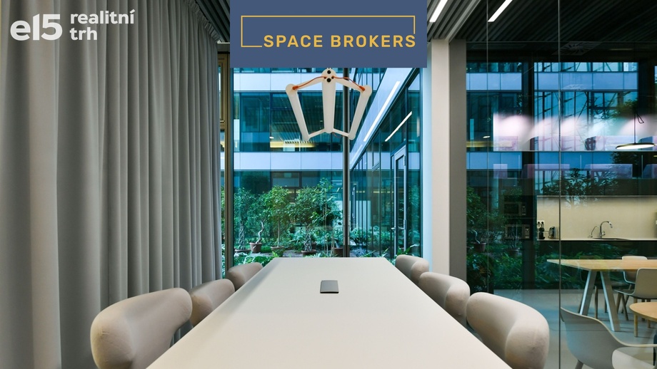 Pronájem kanceláře 750 m², Praha