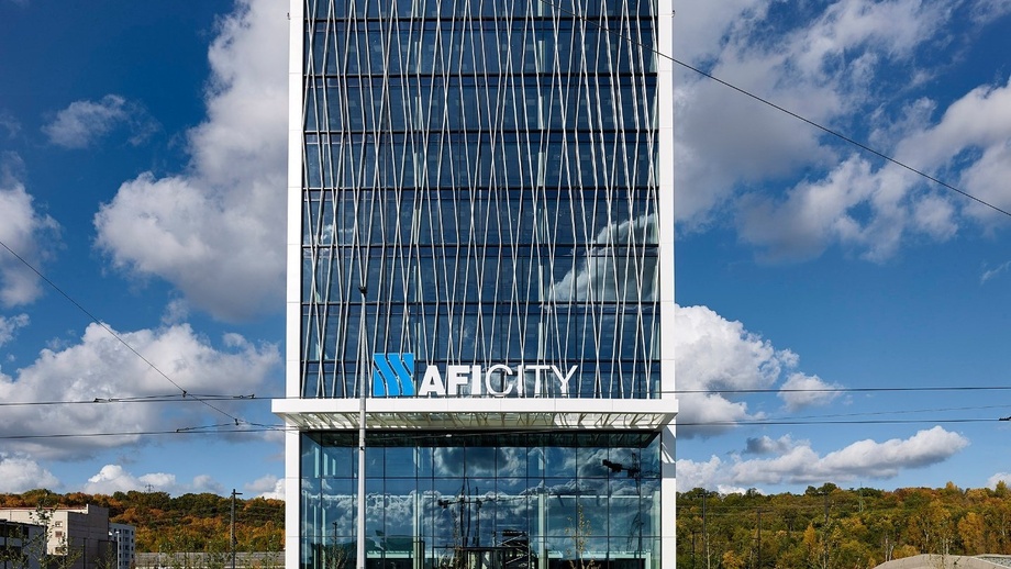 Pronájem kanceláře 901 m², Praha 9