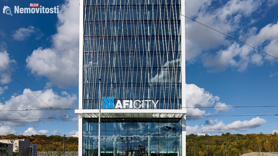 Pronájem kanceláře 901 m², Praha 9
