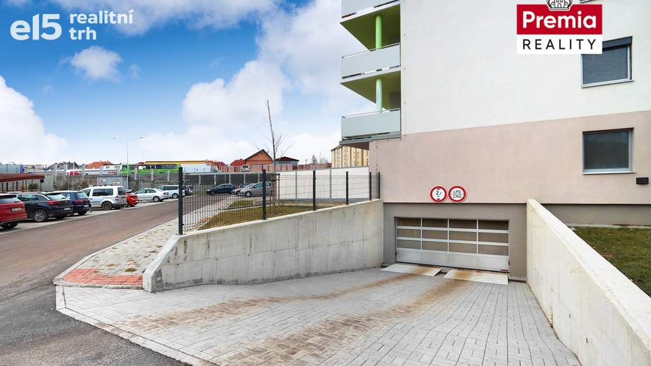 Pronájem garážového stání 15 m², Znojmo