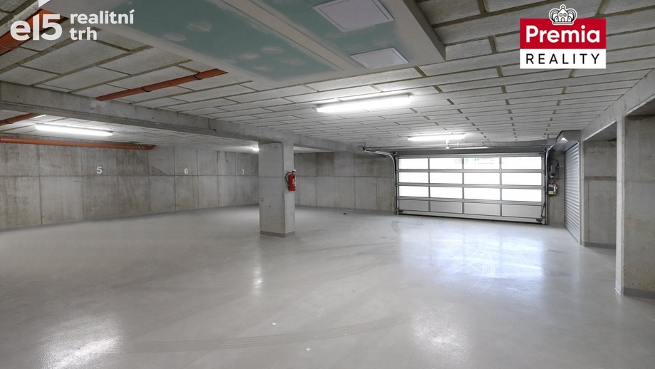Pronájem garážové stání, 15 m² - Znojmo