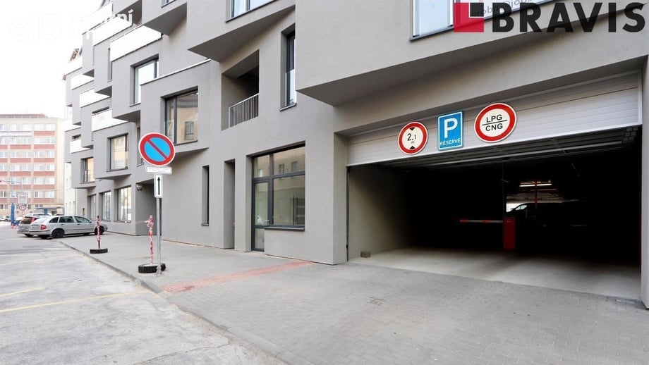 Pronájem garážové stání, 10 m² - Brno - Trnitá