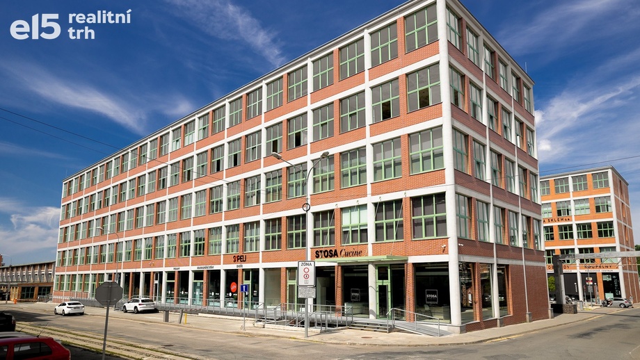 Pronájem obchodní prostory, 222 m² - Zlín