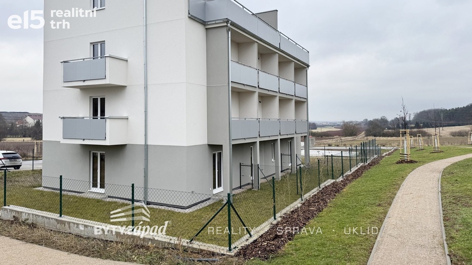 Pronájem byty 2+kk, 49 m² - Zbůch