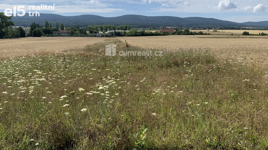 Prodej stavebního pozemku 1 137 m², Všeradice