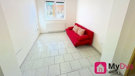 Pronájem kanceláře 50 m², Dyje