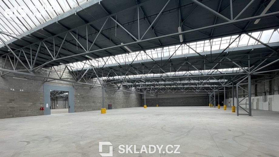 Pronájem skladu 2 000 m², Žatec