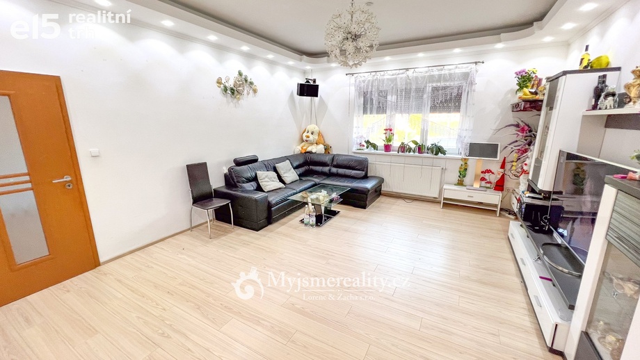Prodej rodinného domu 370 m², Znojmo - Oblekovice