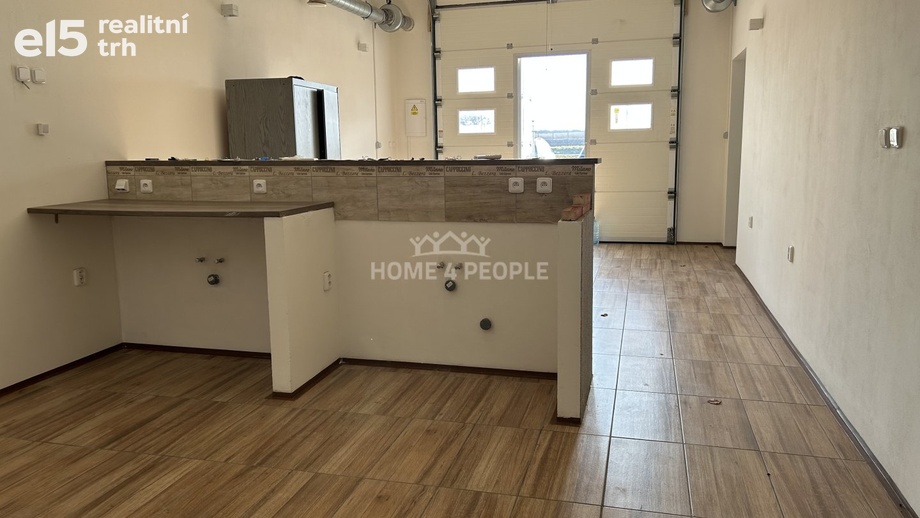 Pronájem obchodní prostory, 65 m² - Rostoklaty - Nová Ves II