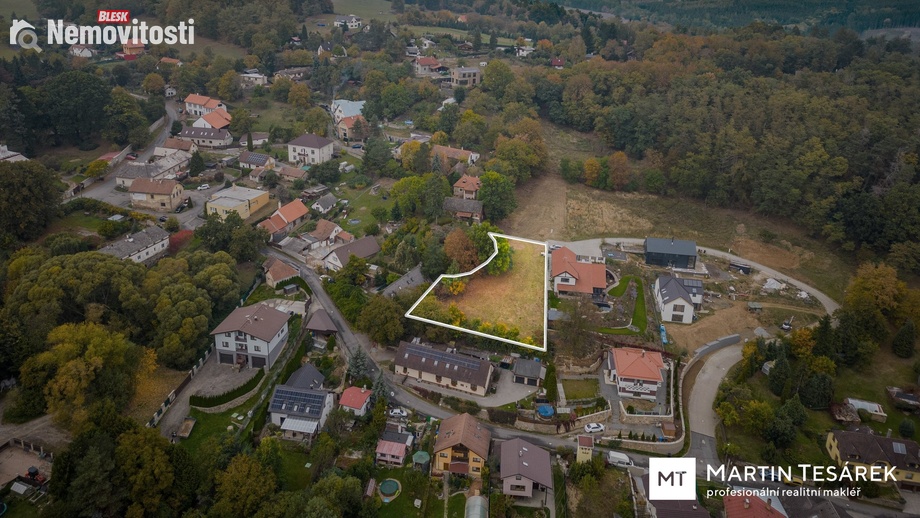 Prodej stavebního pozemku 1 327 m², Velké Popovice - Lojovice