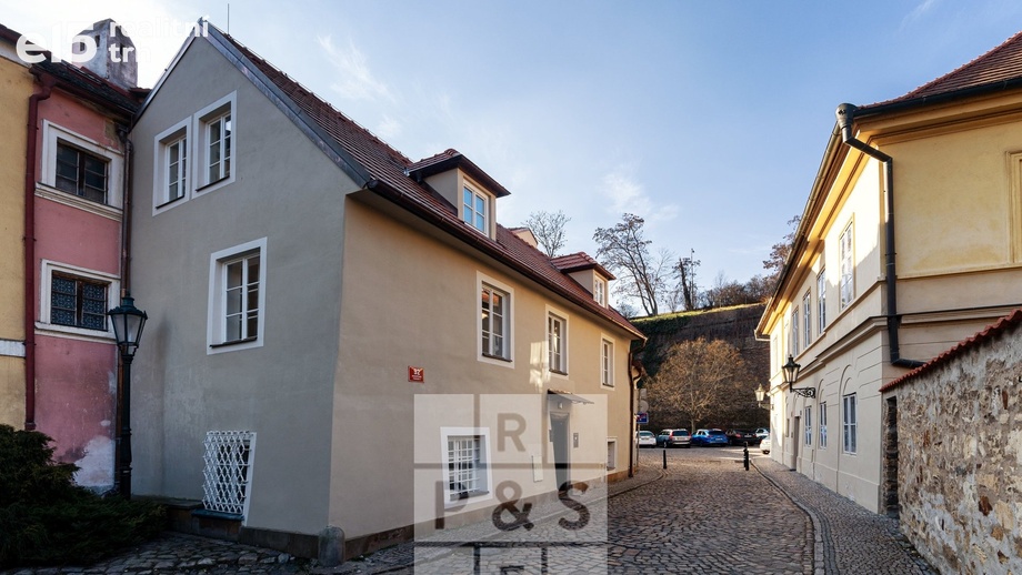 Pronájem byty 2+kk, 83 m² - Praha - Hradčany