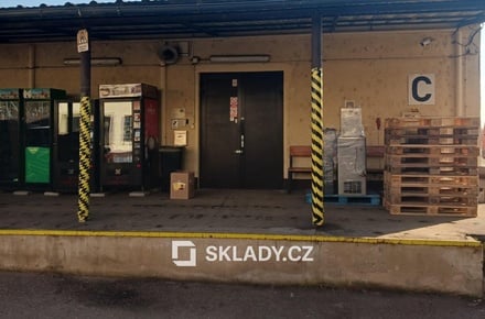 Pronájem skladu 362 m², Sadská