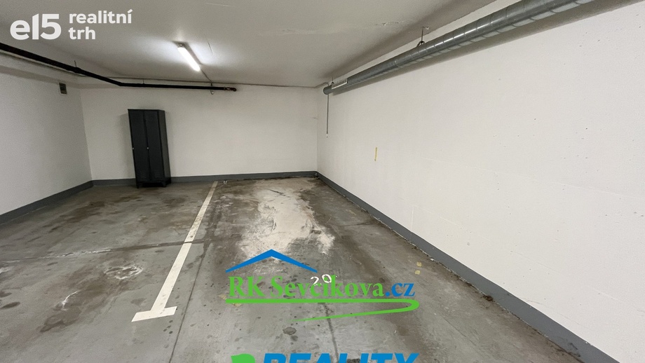 Pronájem garážové stání, 16 m² - Brno - Žebětín