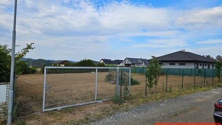 Prodej stavebního pozemku 1 249 m², Bavoryně - Na Lhotkách