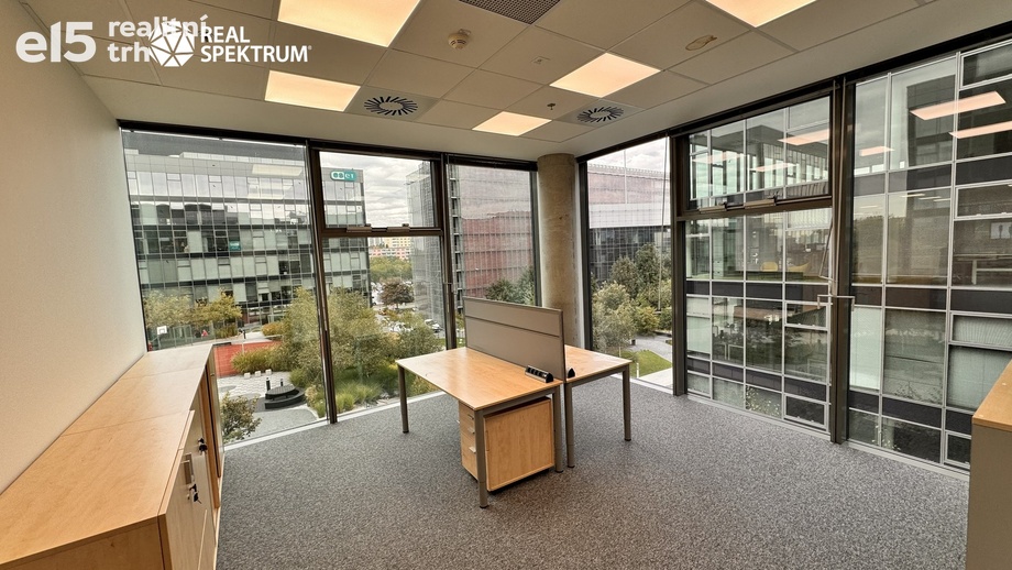 Pronájem kanceláře 684 m², Brno - Starý Lískovec