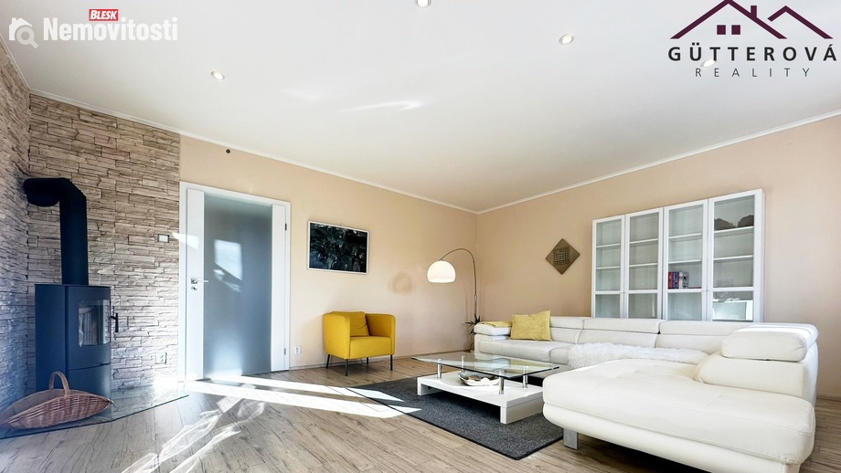 Pronájem bytu 2+1 83 m², Plzeň - Doubravka