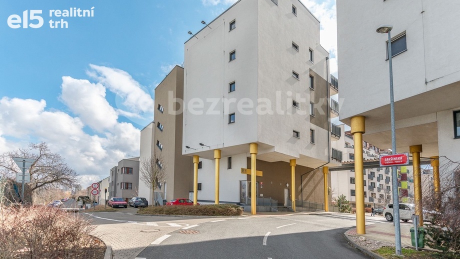 Prodej byty 1+kk, 32 m² - Praha - Střížkov