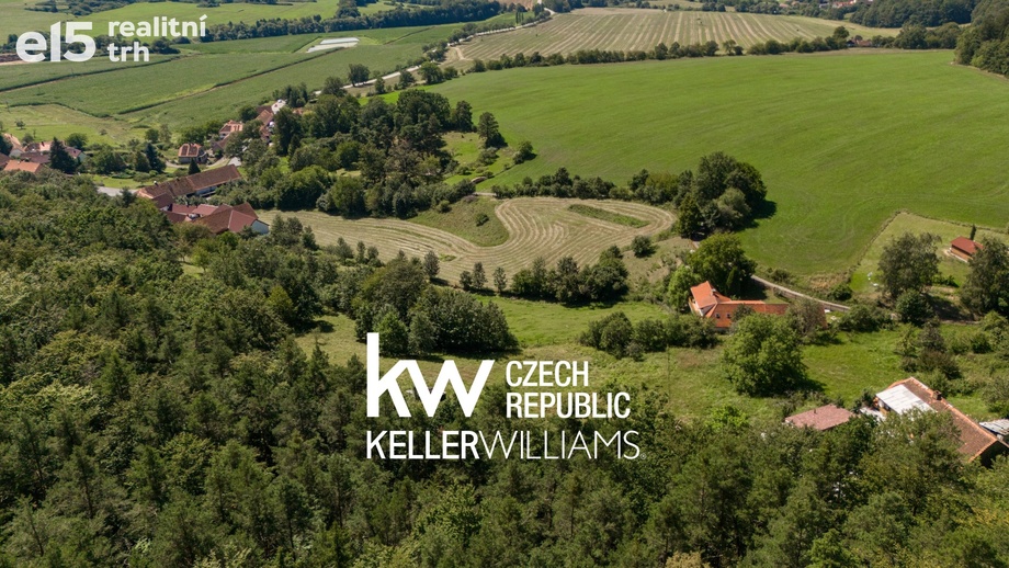 Prodej stavebního pozemku 1 462 m², Paseky