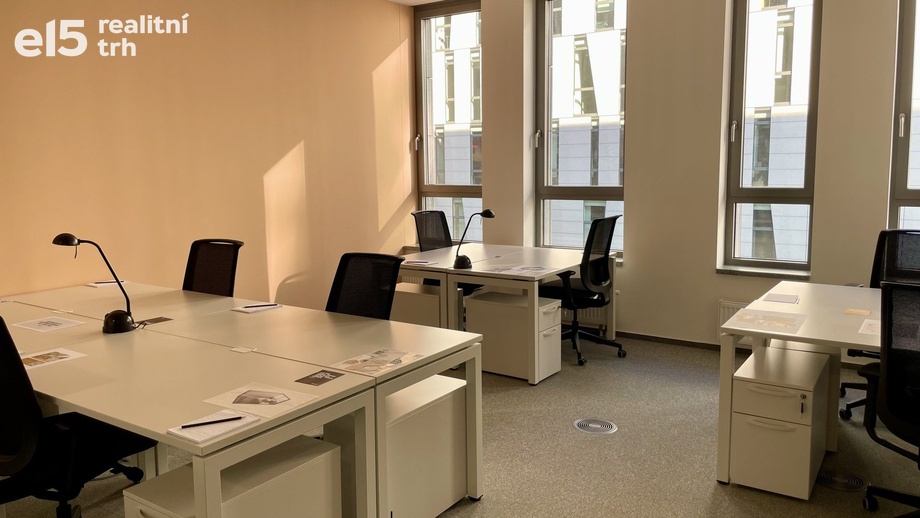 Pronájem kanceláře, 29 m² - Praha - Karlín