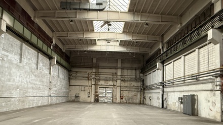 Pronájem výrobního prostoru 632 m², Praha - Hloubětín