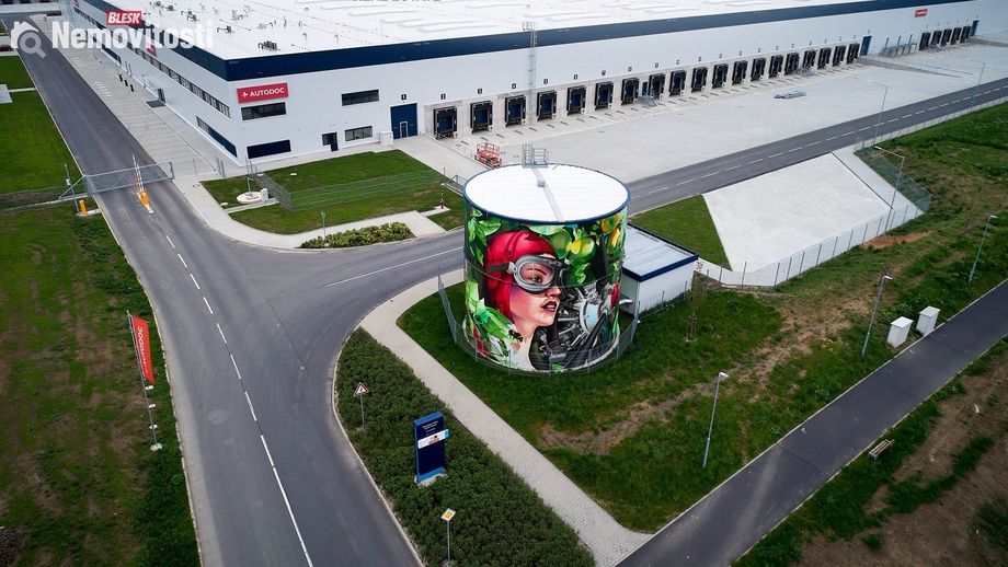 Pronájem skladu 11 000 m², Cheb