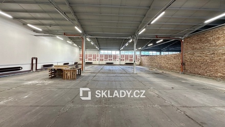 Pronájem skladu 1 400 m², Kralupy nad Vltavou