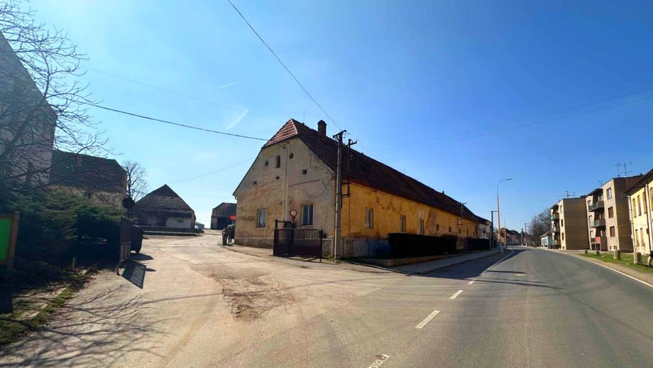 Prodej podílu 1/2 zemědělská usedlost, 1 000 m² - Kounov