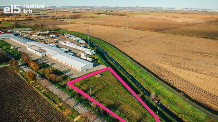 Prodej komerčního pozemku 3 300 m², Měnín