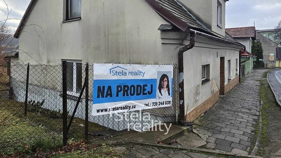 Prodej rodinného domu 240 m², Dvorce