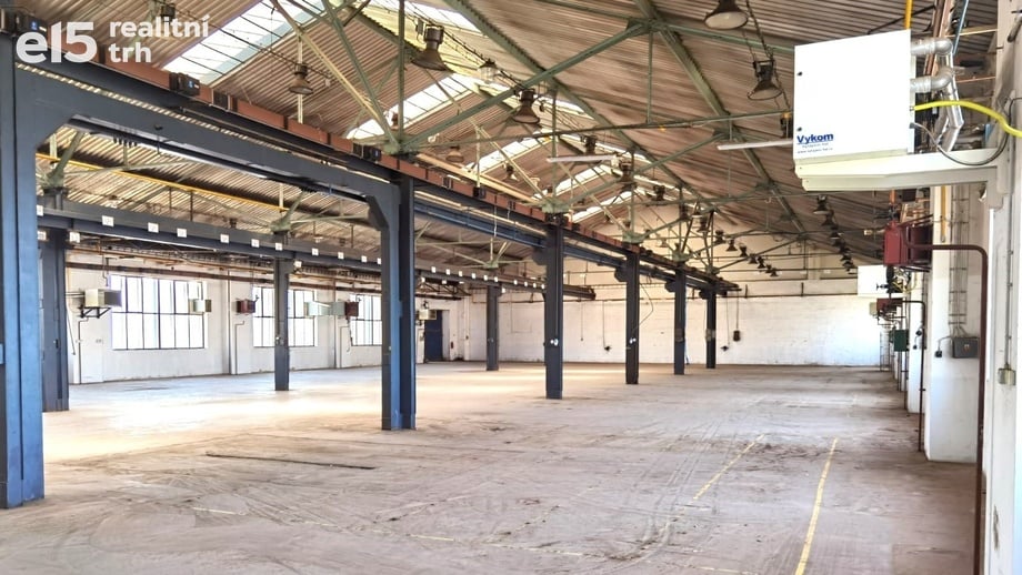 Pronájem skladu 1 520 m², Dolní Bousov