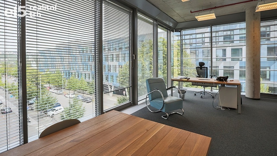Pronájem kanceláře, 369 m² - Praha - Holešovice
