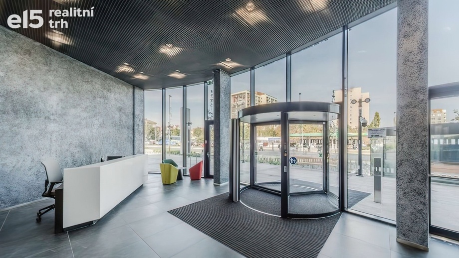 Pronájem kanceláře, 719 m² - Praha - Vokovice
