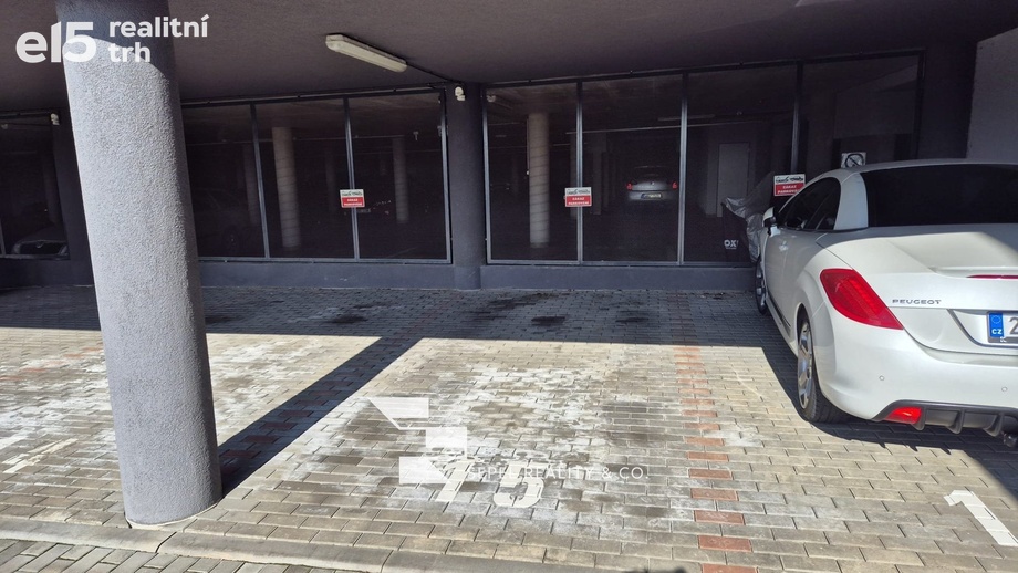 Pronájem garážové stání, 12 m² - Brno - Líšeň