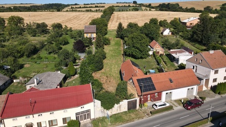 Prodej stavebního pozemku 2 187 m², Sazovice