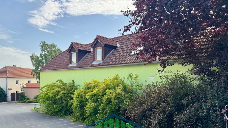 Prodej rodinného domu 300 m², Zichovec
