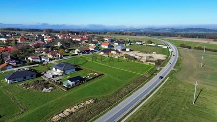 Prodej stavebního pozemku 2 274 m², Strážkovice