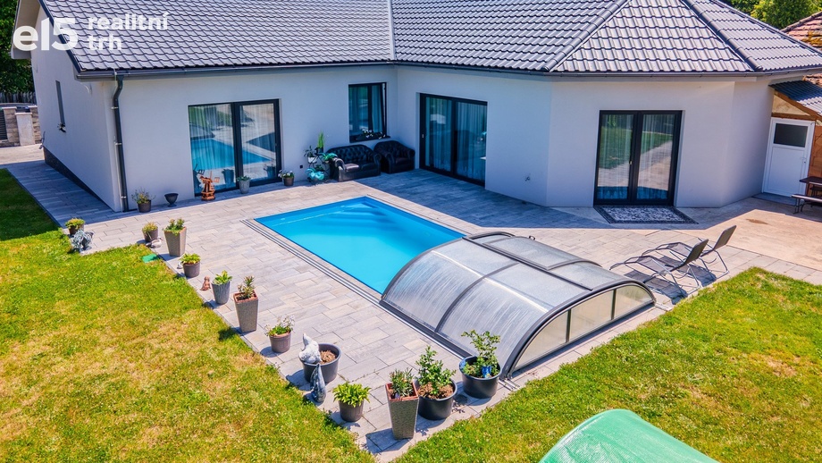Prodej rodinného domu 196 m², Chrášťany - Chotouň