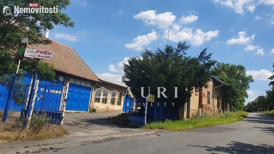 Prodej výrobního prostoru 4 500 m², Zvoleněves