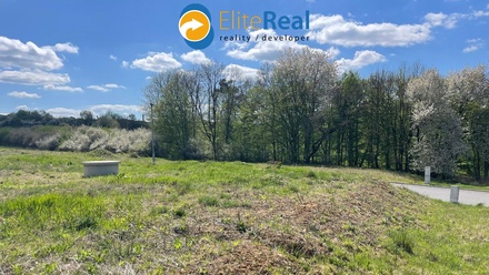 Prodej stavebního pozemku 1 563 m², Bouzov