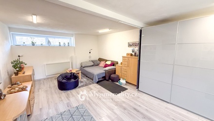 Prodej rodinného domu 287 m², Hluboké Mašůvky