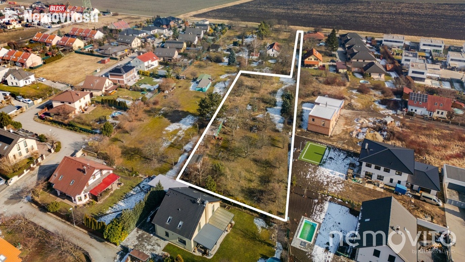 Prodej stavebního pozemku 3 747 m², Měšice