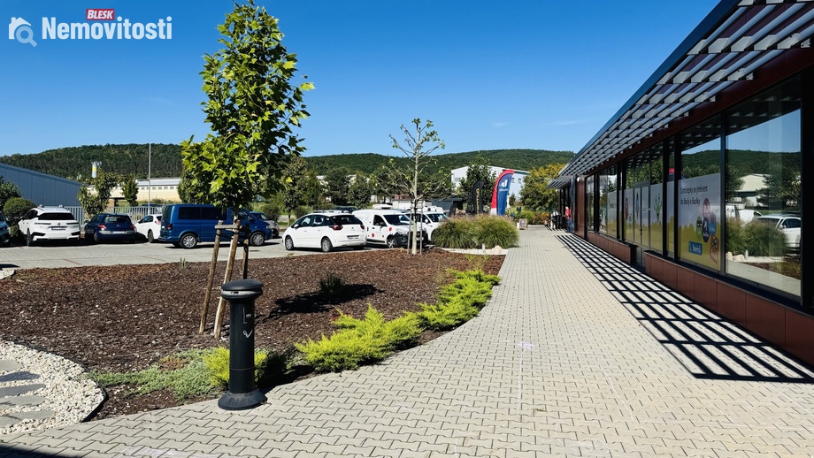 Pronájem obchodního prostoru 220 m², Lety