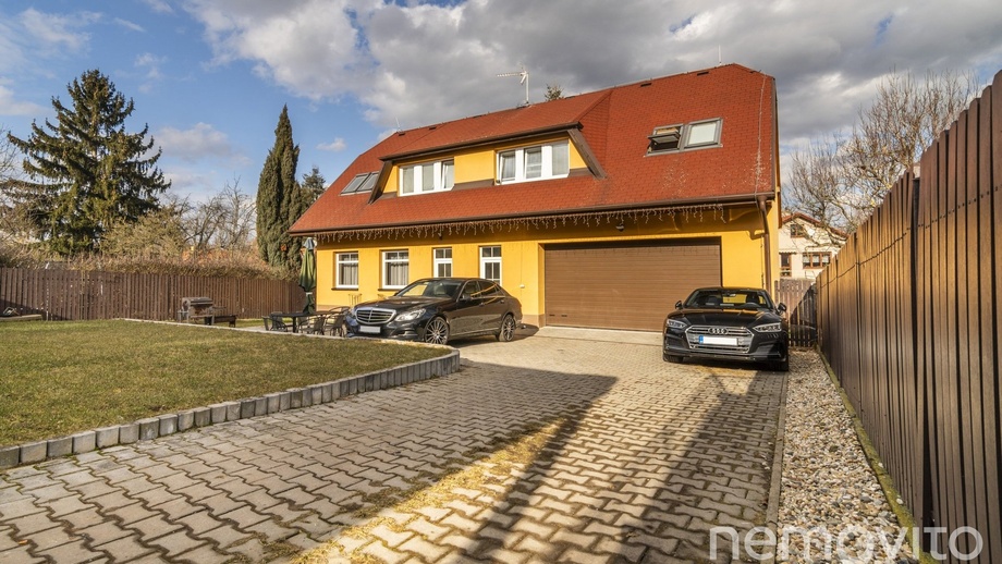 Prodej vícegeneračního domu 200 m², Říčany