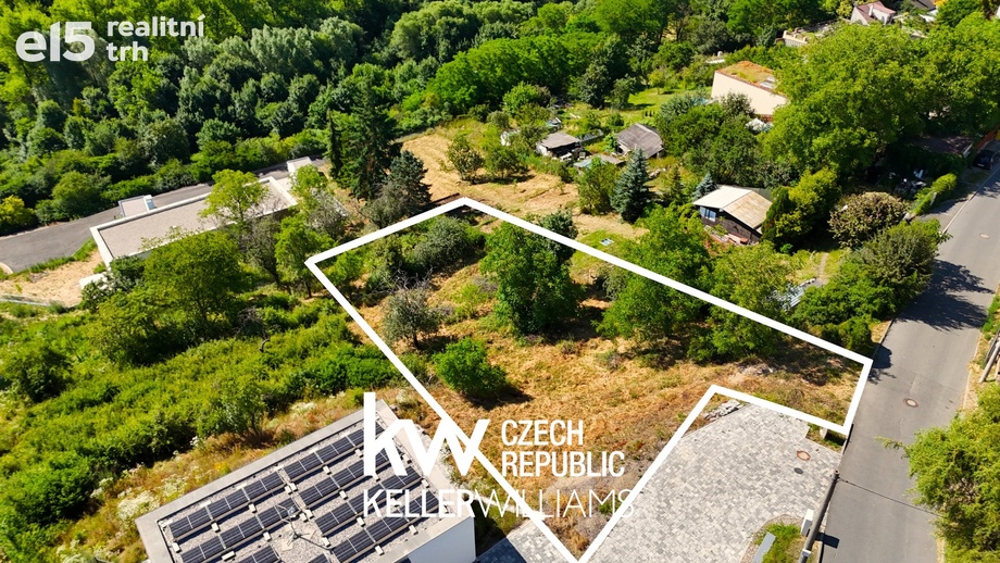 Prodej stavebního pozemku 1 258 m², Beroun-Závodí