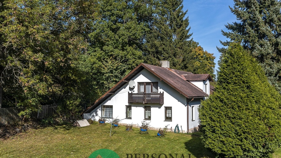 Prodej rodinného domu 460 m², Loket - Nadlesí