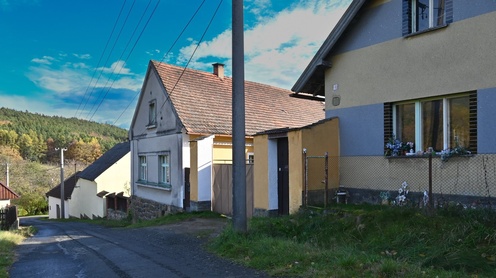 Prodej, dva rodinné domy, 83 m2 a 87 m2 - Zichov, Koloveč