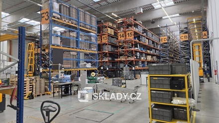 Pronájem skladu 4 500 m², Zápy