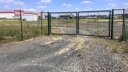 Pronájem komerčního pozemku 17 000 m², Nupaky