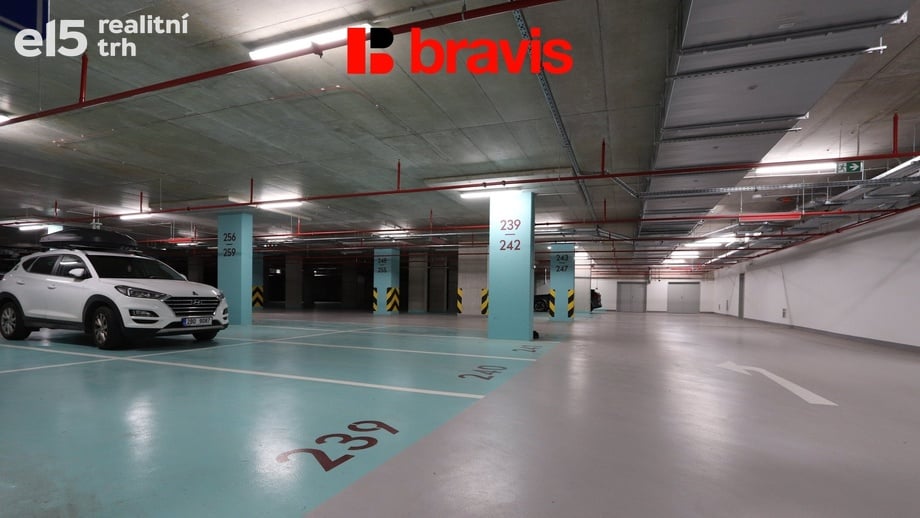 Pronájem garážové stání, 13 m² - Brno - Trnitá