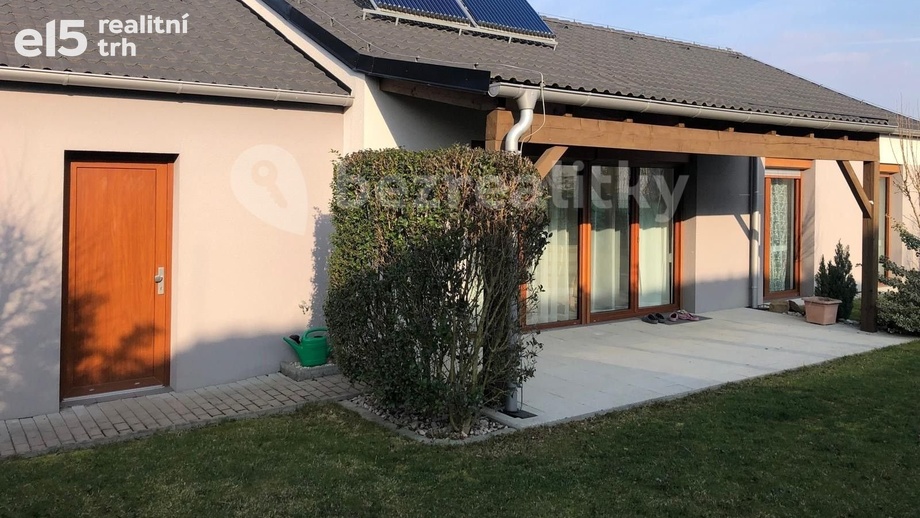 Prodej rodinné domy, 143 m² - Šestajovice